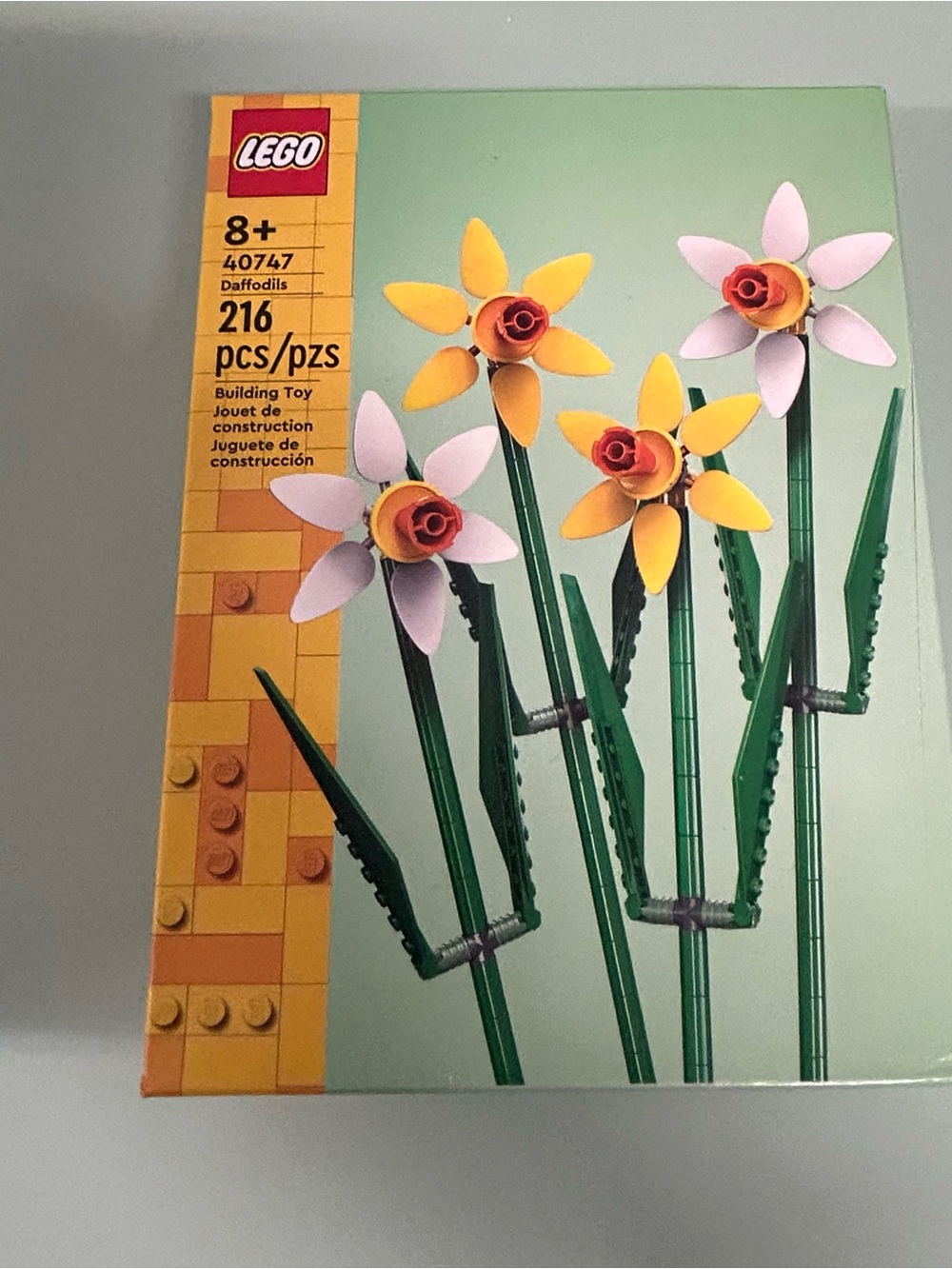 Lego Daffodils Floral Set – Yellow and Light Pink Blooms